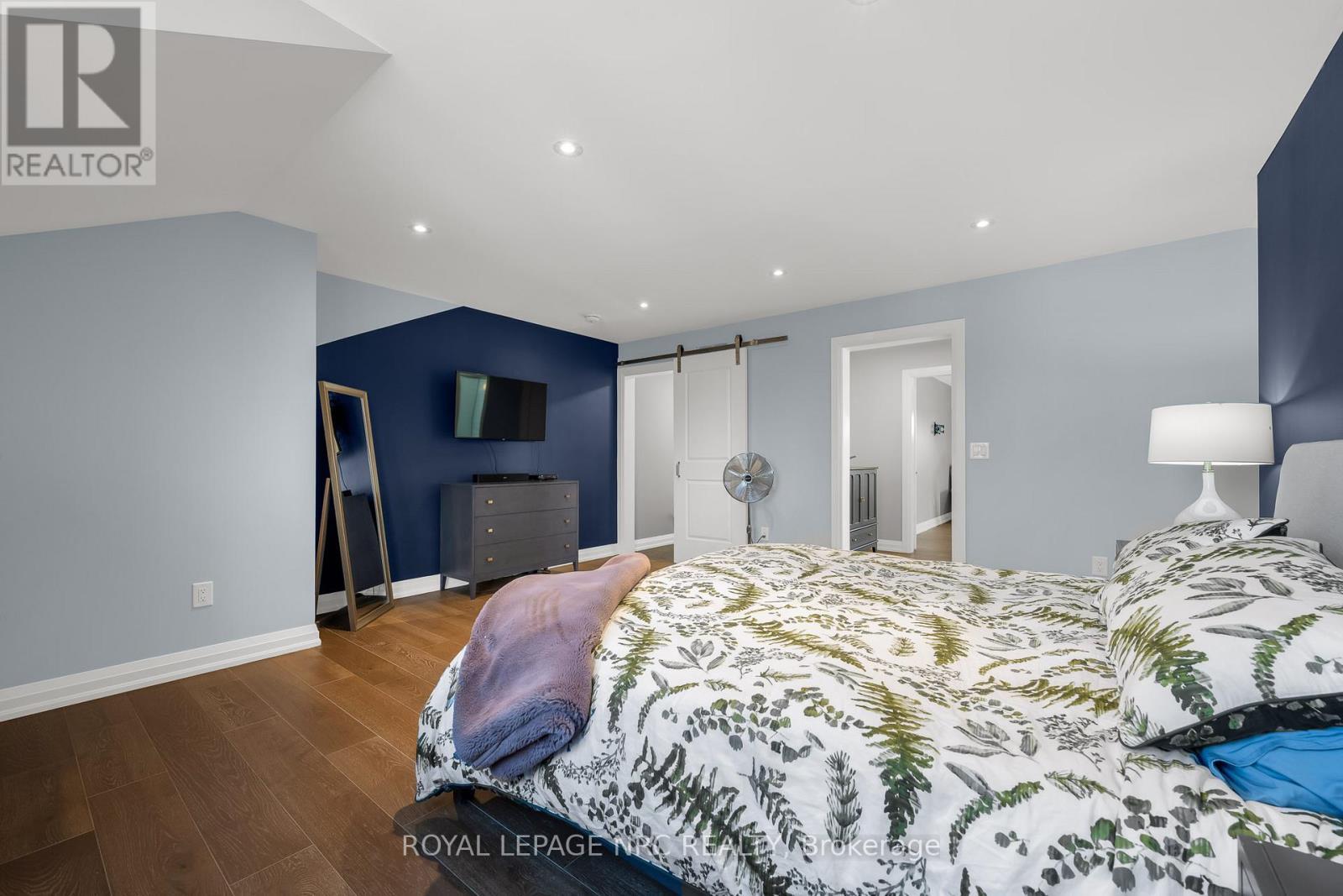 8 Hilda Street, Welland (N. Welland), ON - Indoor Photo Showing Bedroom