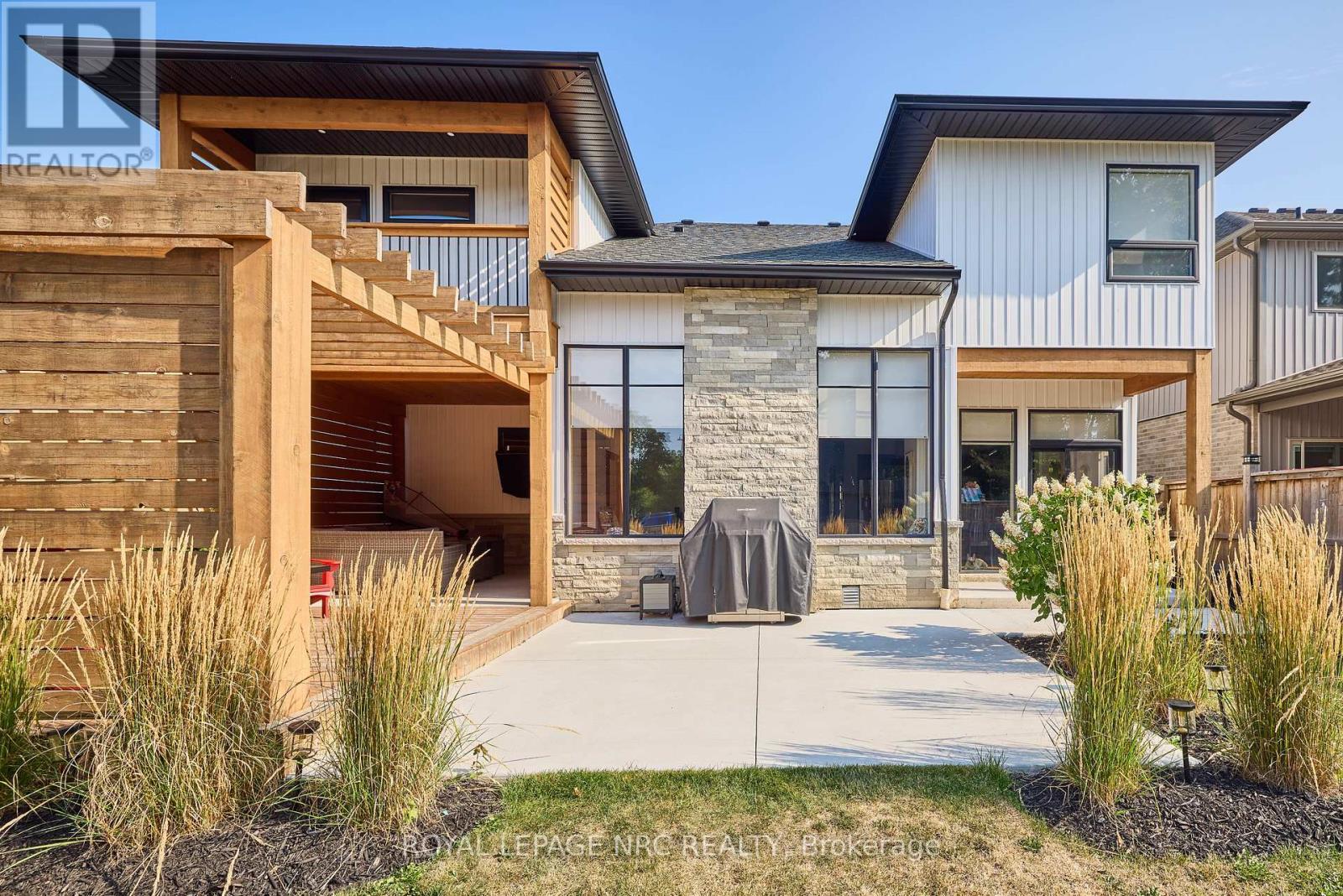 8 Hilda Street, Welland (N. Welland), ON - Outdoor