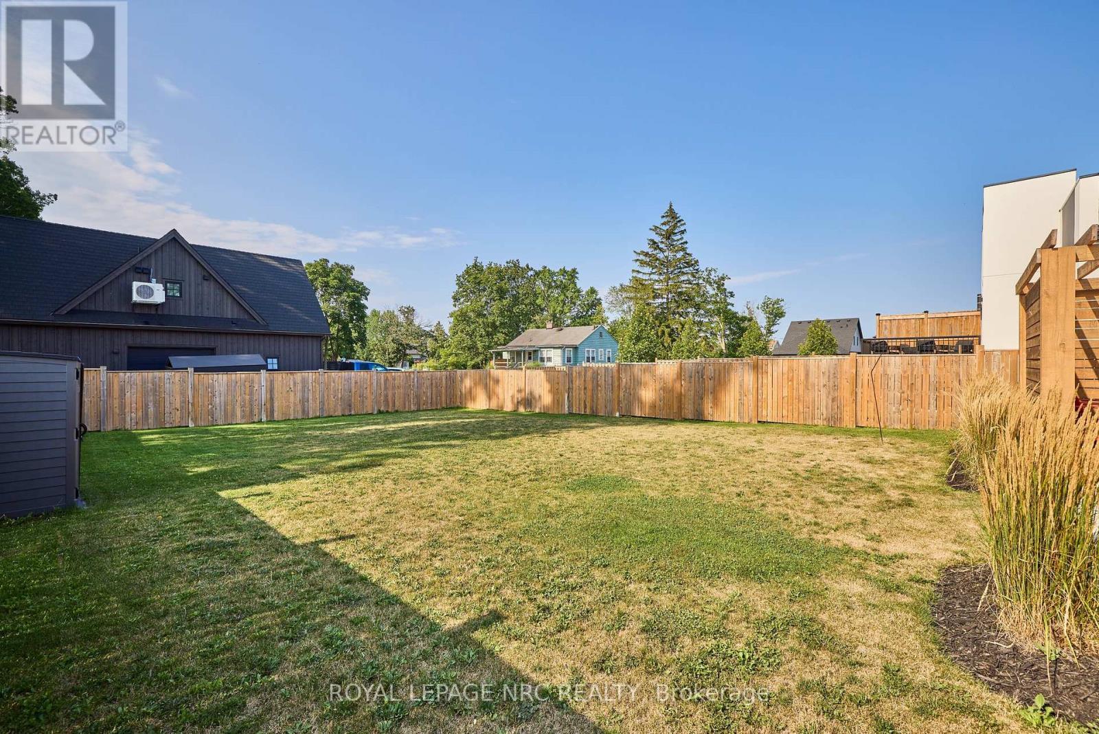 8 Hilda Street, Welland (N. Welland), ON - Outdoor