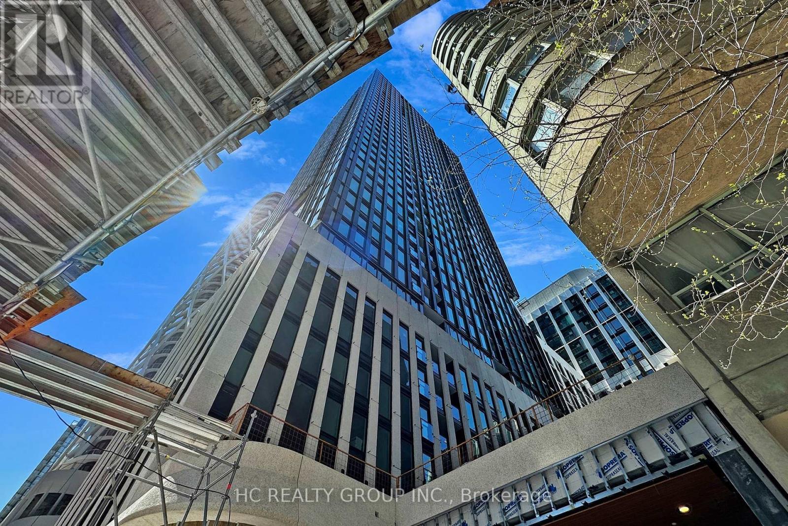 608 - 238 Simcoe Street W, Toronto, ON - Outdoor