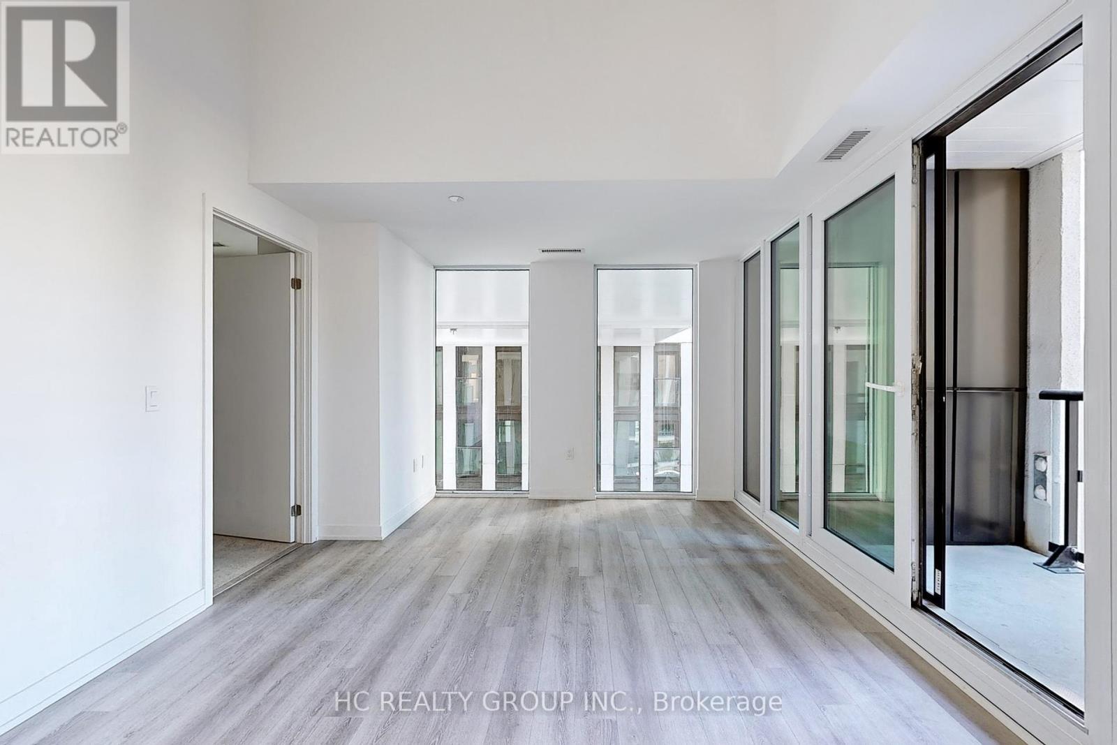 608 - 238 Simcoe Street W, Toronto, ON - Indoor Photo Showing Other Room