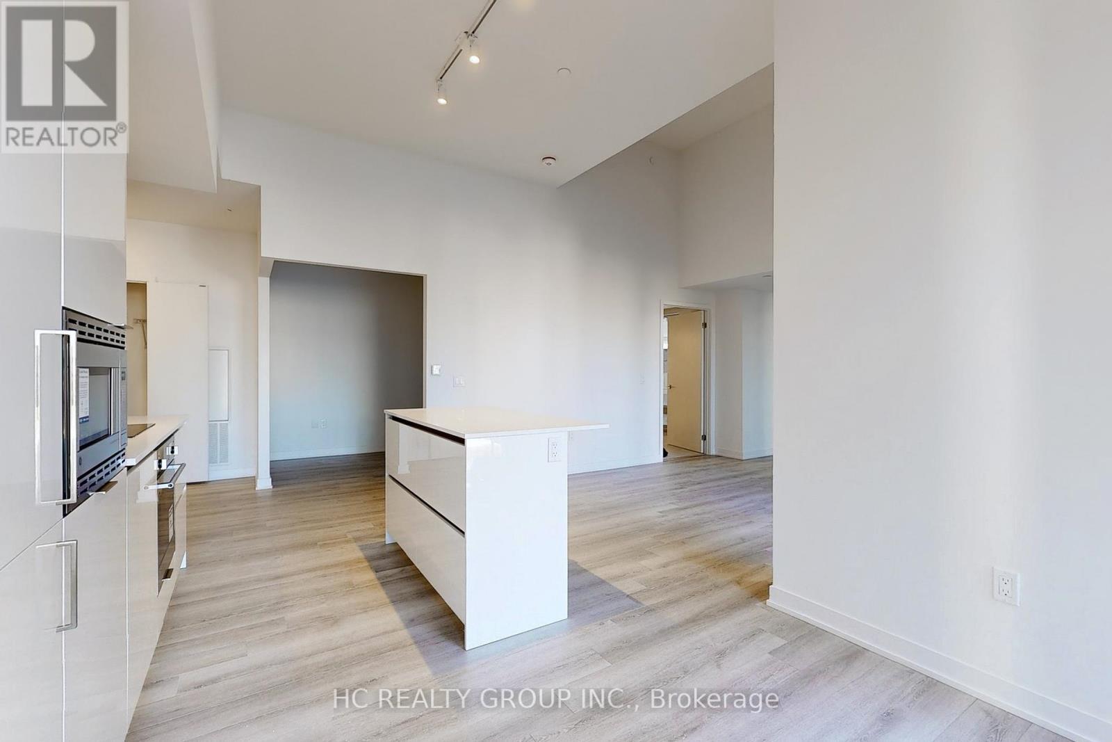 608 - 238 Simcoe Street W, Toronto, ON - Indoor Photo Showing Other Room