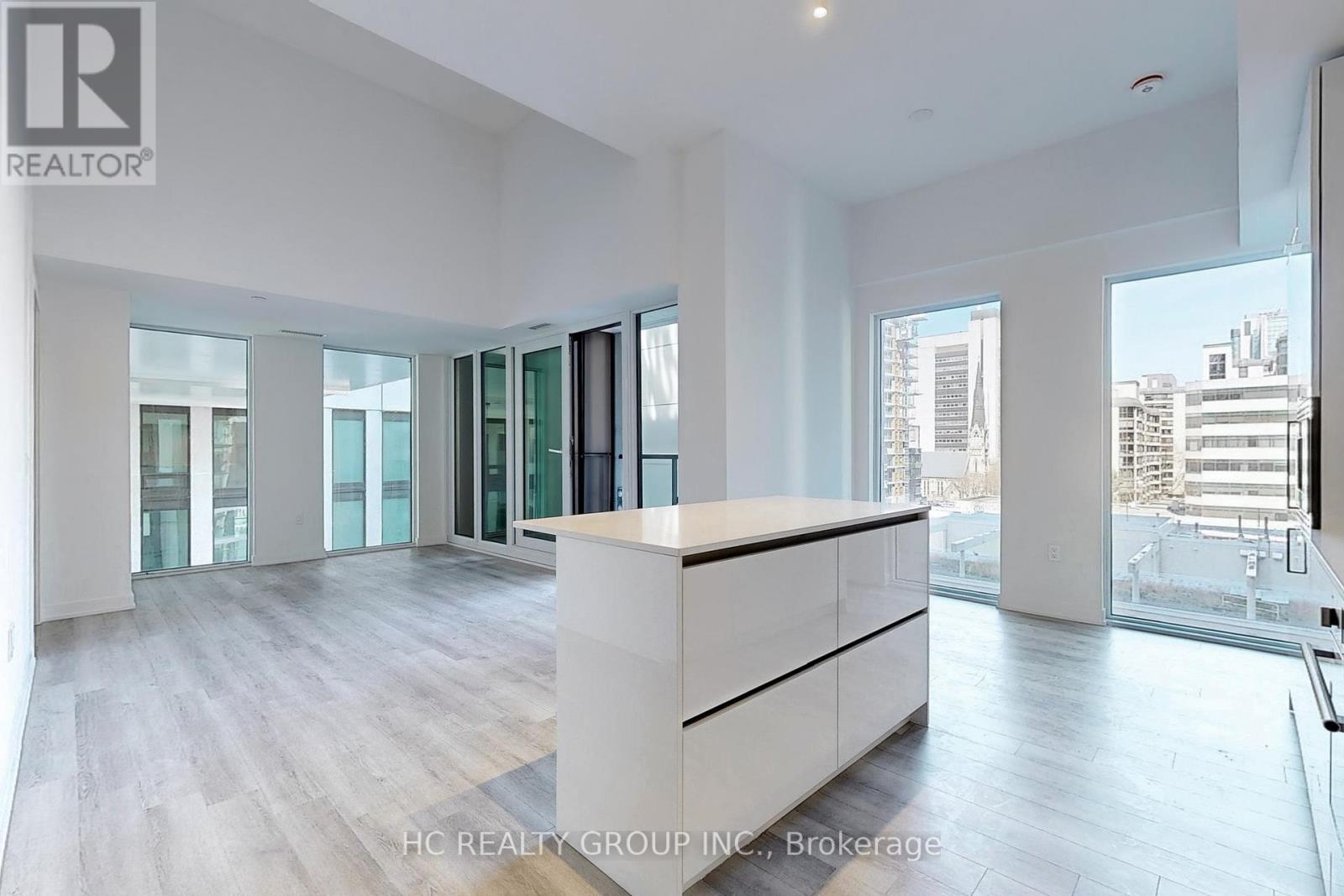 608 - 238 Simcoe Street W, Toronto, ON - Indoor