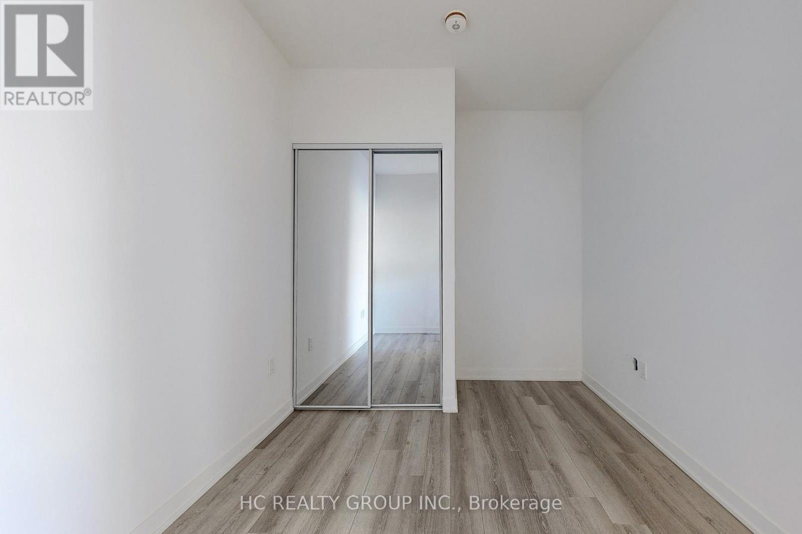 608 - 238 Simcoe Street W, Toronto, ON - Indoor Photo Showing Other Room
