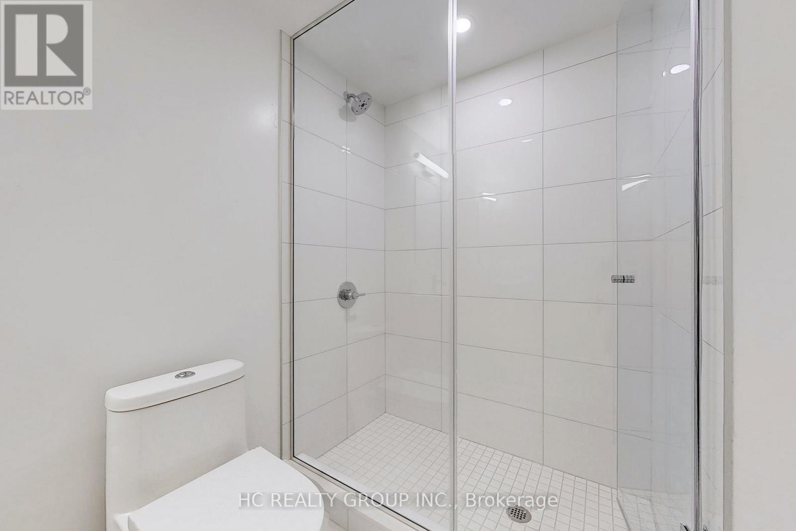 608 - 238 Simcoe Street W, Toronto, ON - Indoor Photo Showing Bathroom