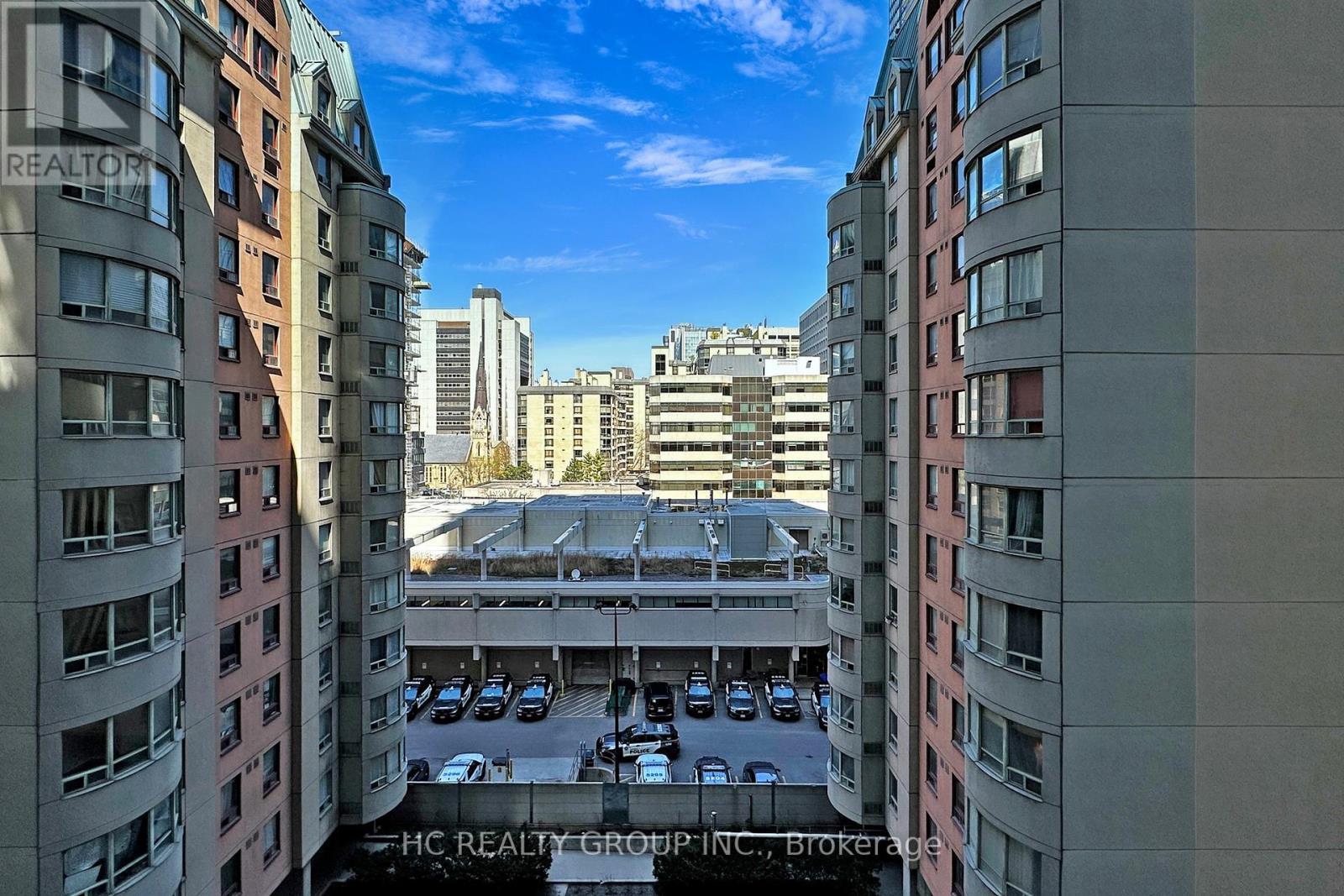 608 - 238 Simcoe Street W, Toronto, ON - Outdoor