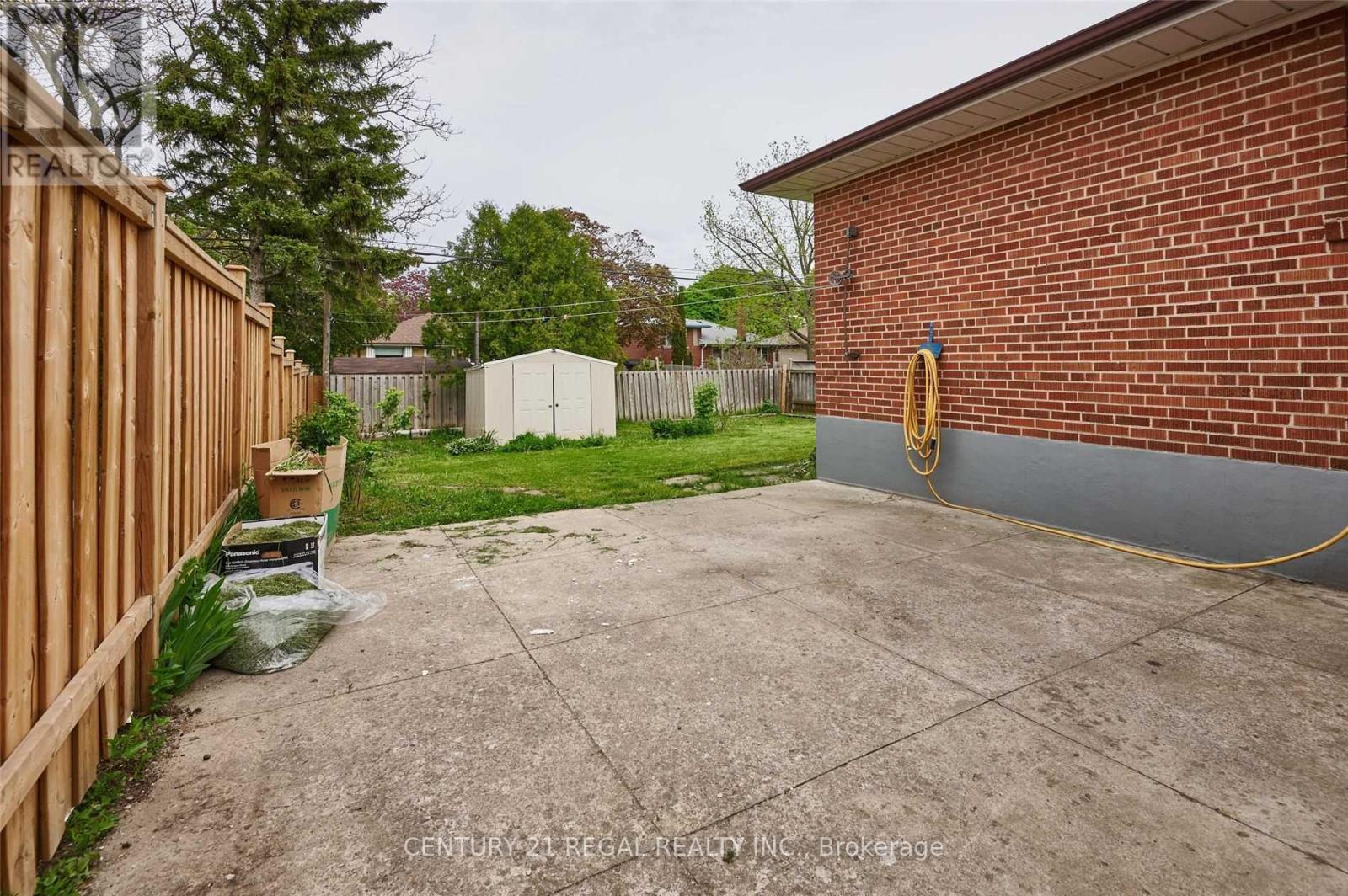 Bsmt - 559 Mccowan Road, Toronto, ON - Outdoor