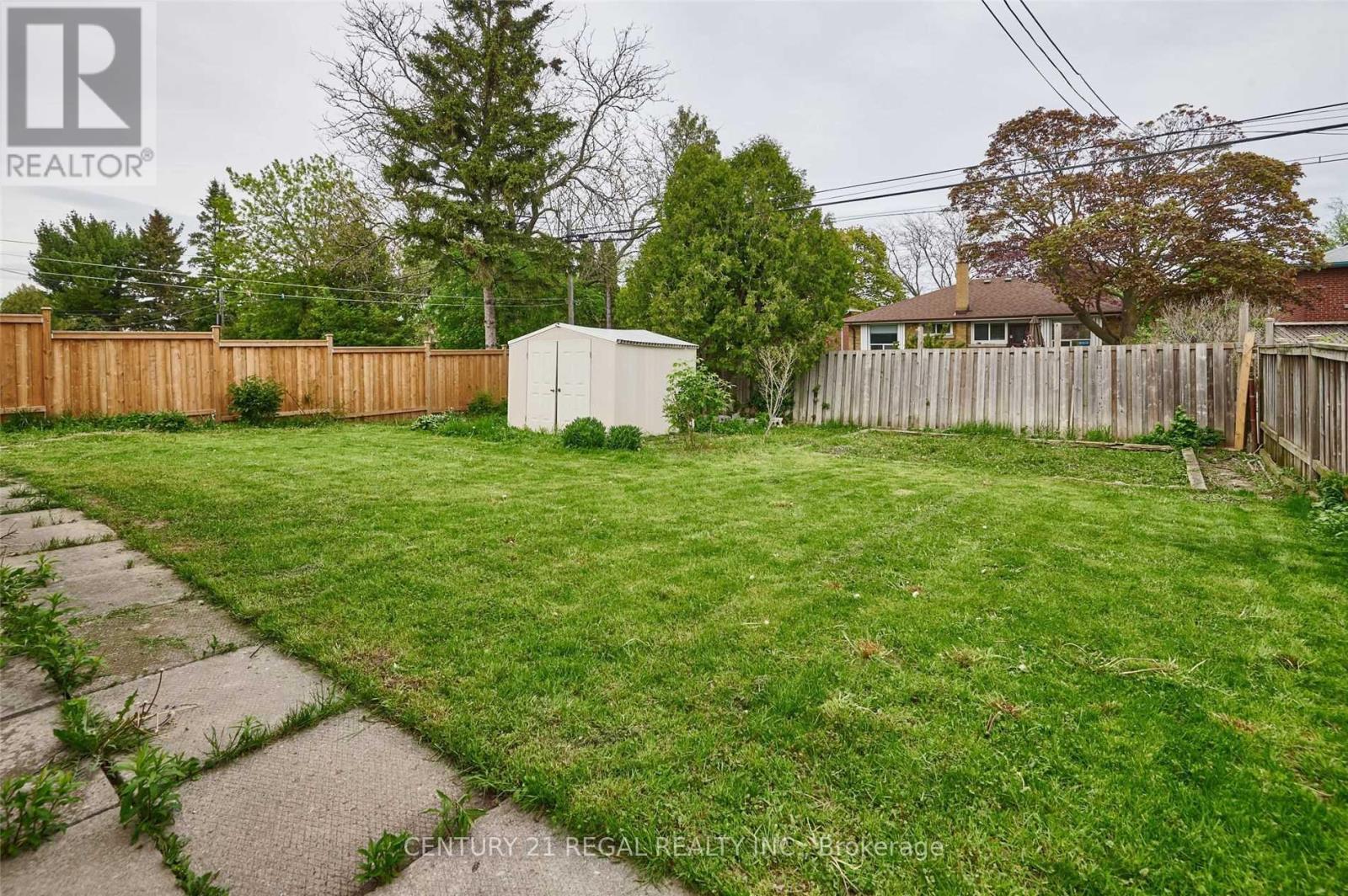 Bsmt - 559 Mccowan Road, Toronto, ON - Outdoor With Backyard
