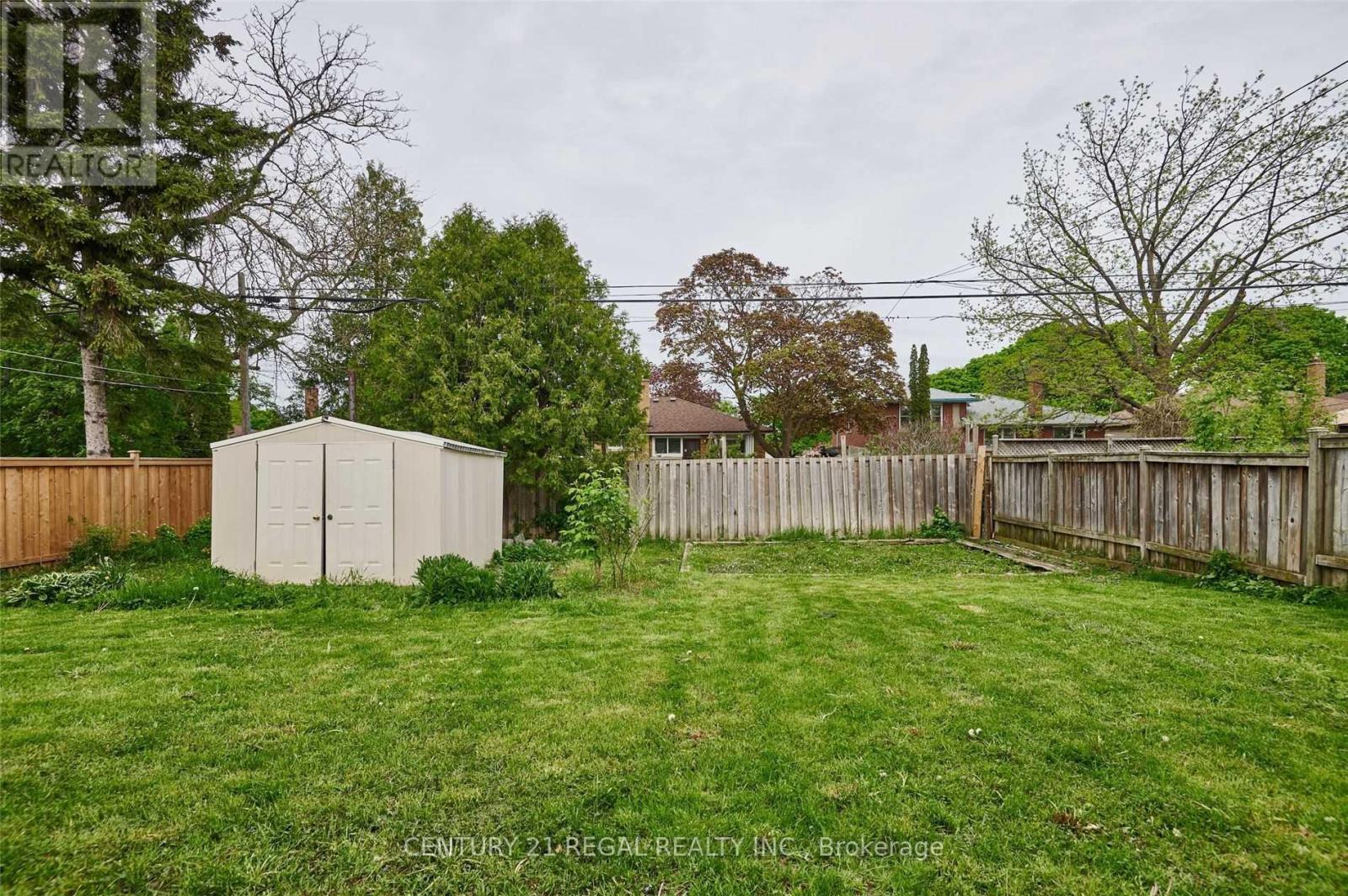 Bsmt - 559 Mccowan Road, Toronto, ON - Outdoor With Backyard