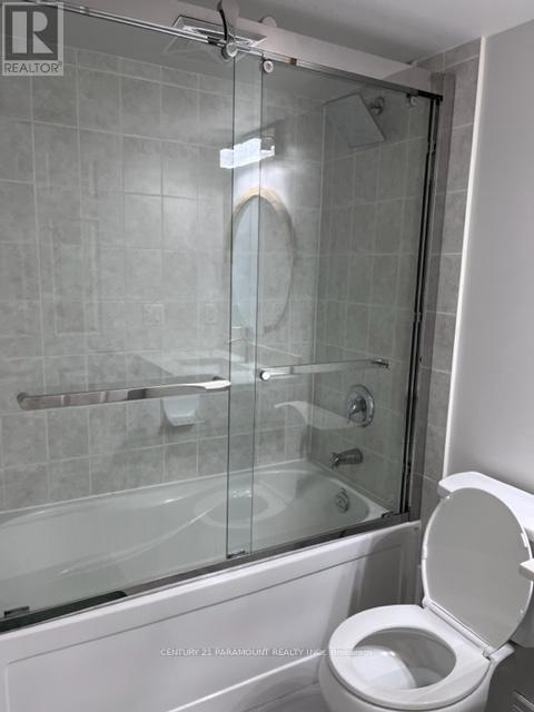 1202 - 208 Enfield Place, Mississauga, ON - Indoor Photo Showing Bathroom