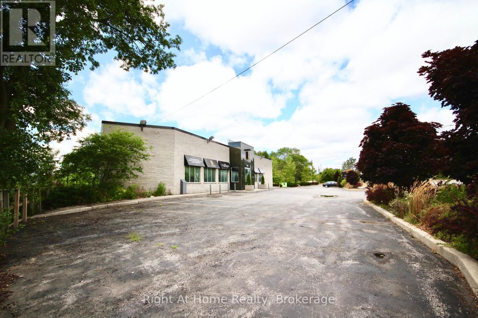 4169 King Street E, Kitchener, ON