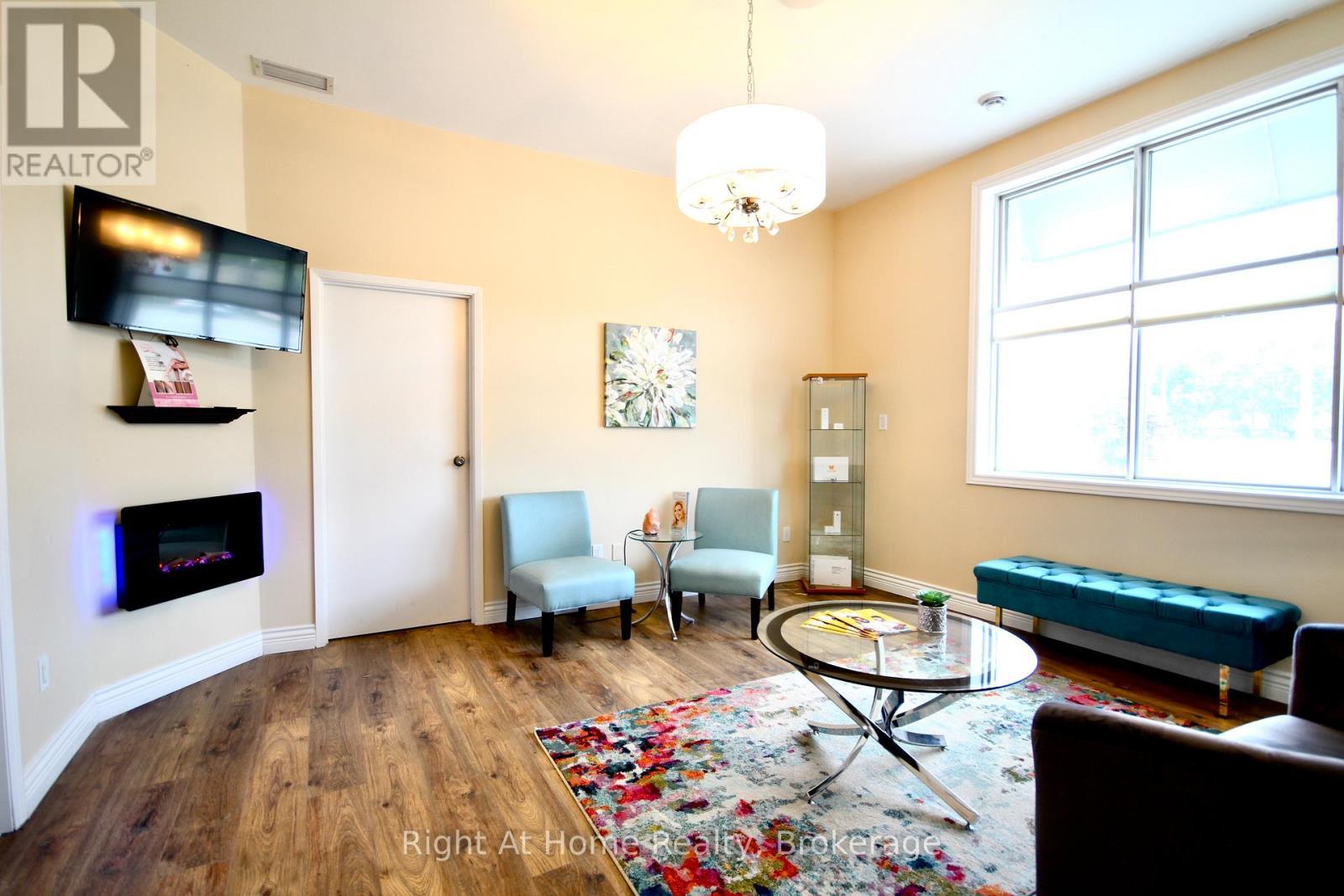 4169 King Street E, Kitchener, ON