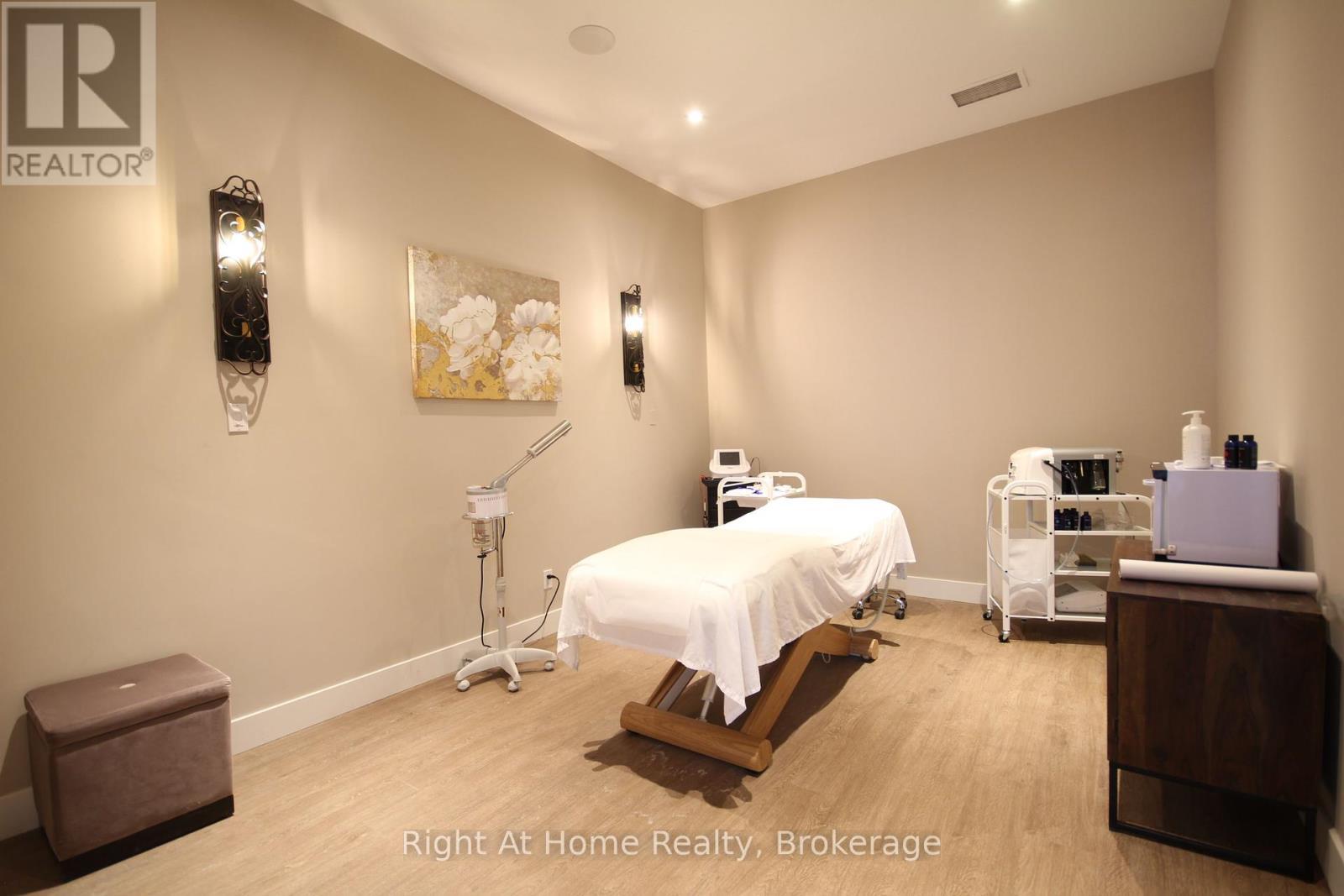 4169 King Street E, Kitchener, ON