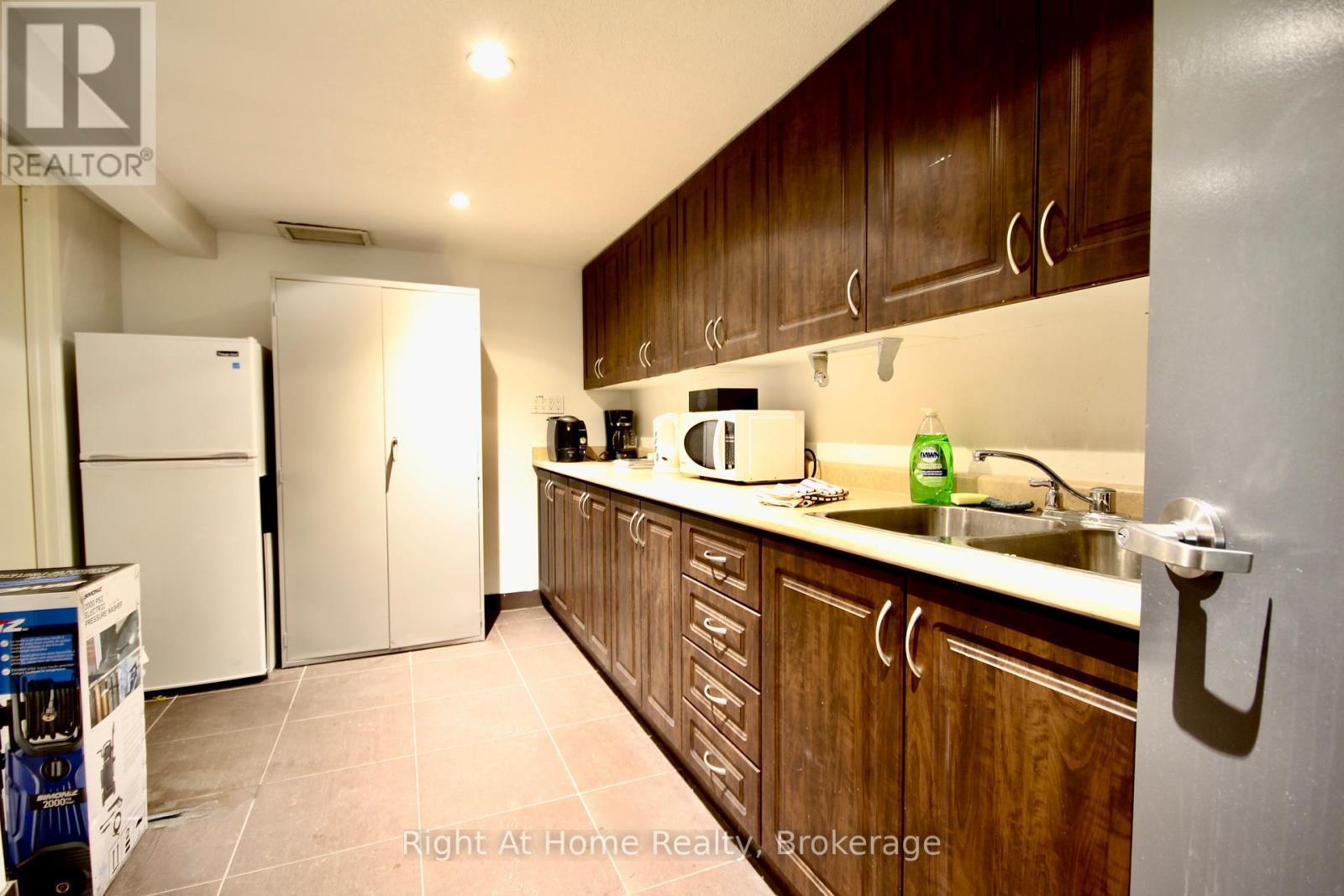 4169 King Street E, Kitchener, ON