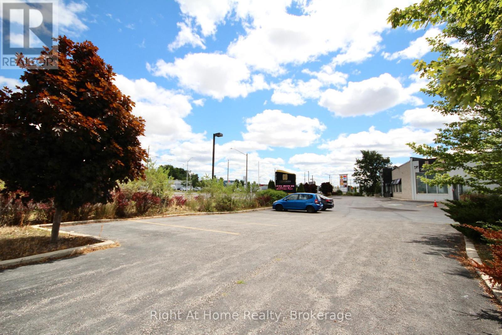 4169 King Street E, Kitchener, ON