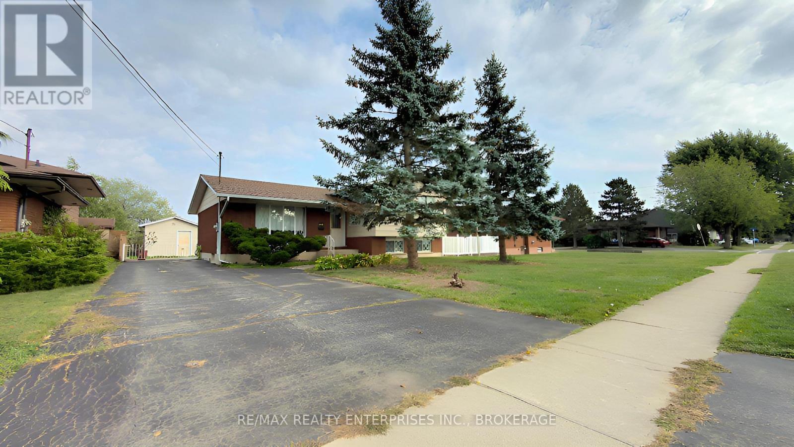 987 Steele Street, Port Colborne (Main Street), ON - Outdoor