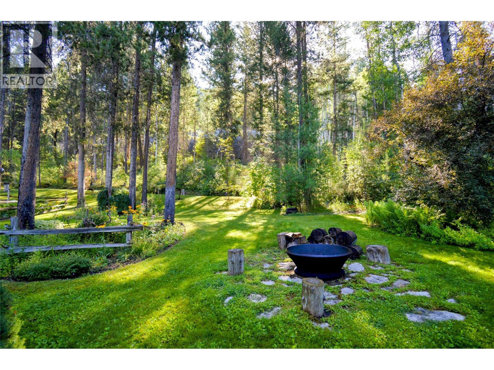 610 Strathmore Avenue, Greenwood, BC - Outdoor