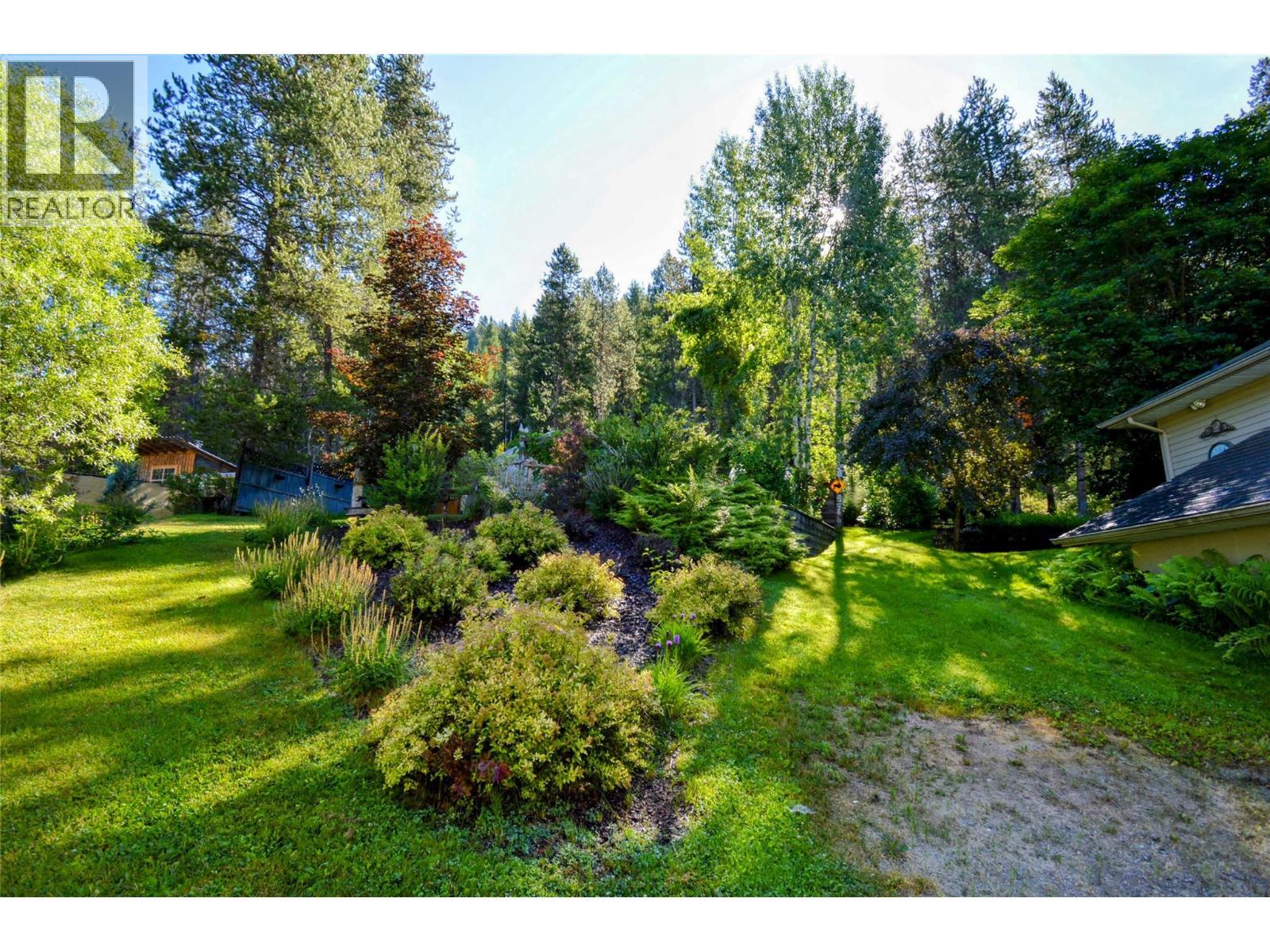 610 Strathmore Avenue, Greenwood, BC - Outdoor