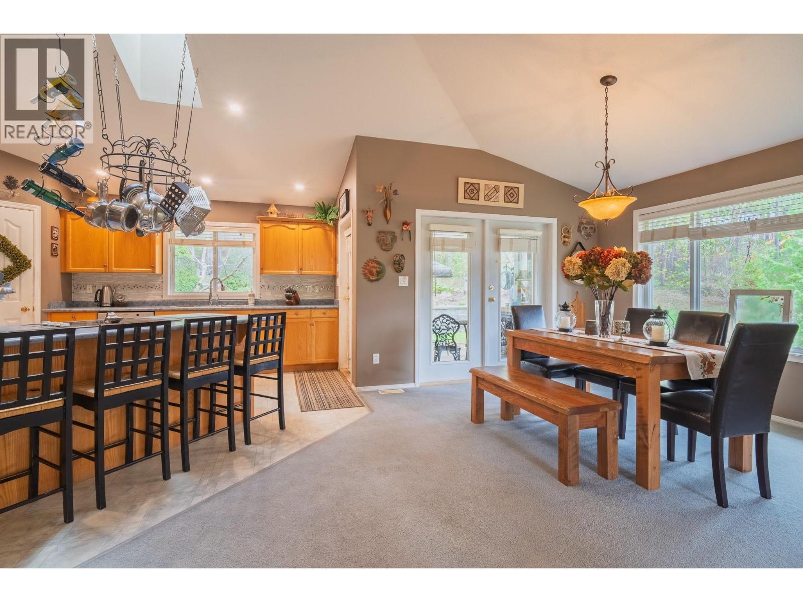 610 Strathmore Avenue, Greenwood, BC - Indoor Photo Showing Dining Room