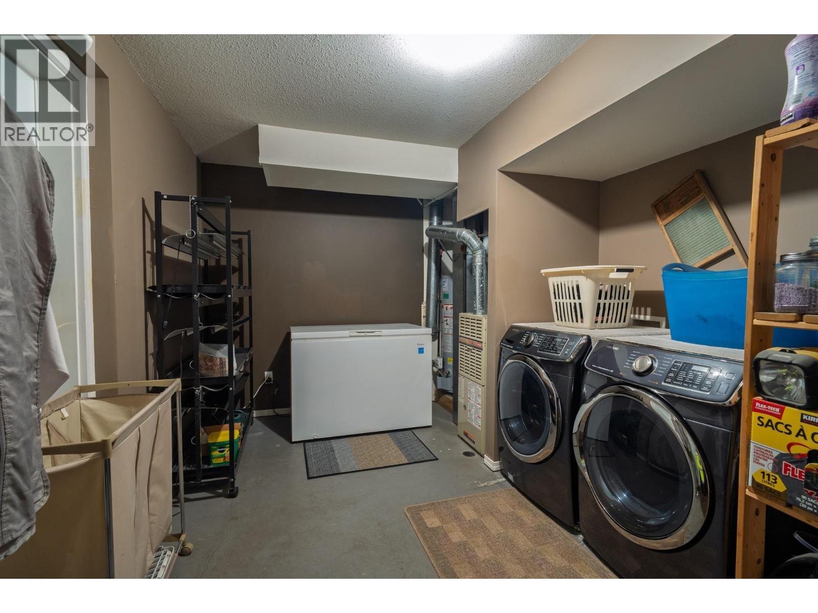 610 Strathmore Avenue, Greenwood, BC - Indoor Photo Showing Laundry Room