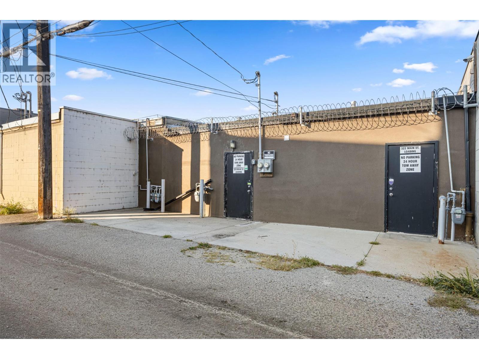 Parking in back - 322 Main Street, Penticton, BC