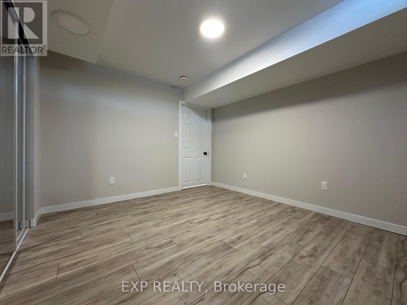 B - 58 Moore Place S, Barrie, ON - Indoor Photo Showing Other Room