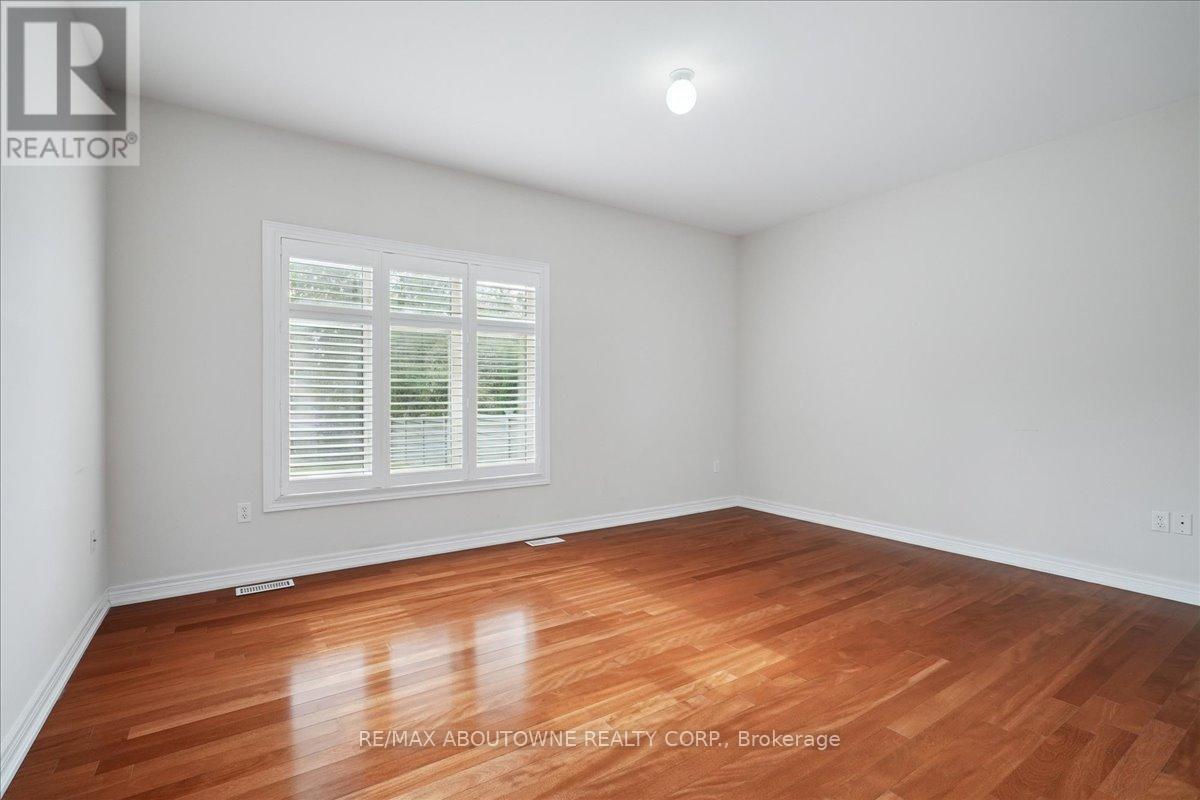 Primary bedroom with ensuite - 2348 Tesla Crescent, Oakville, ON - Indoor Photo Showing Other Room