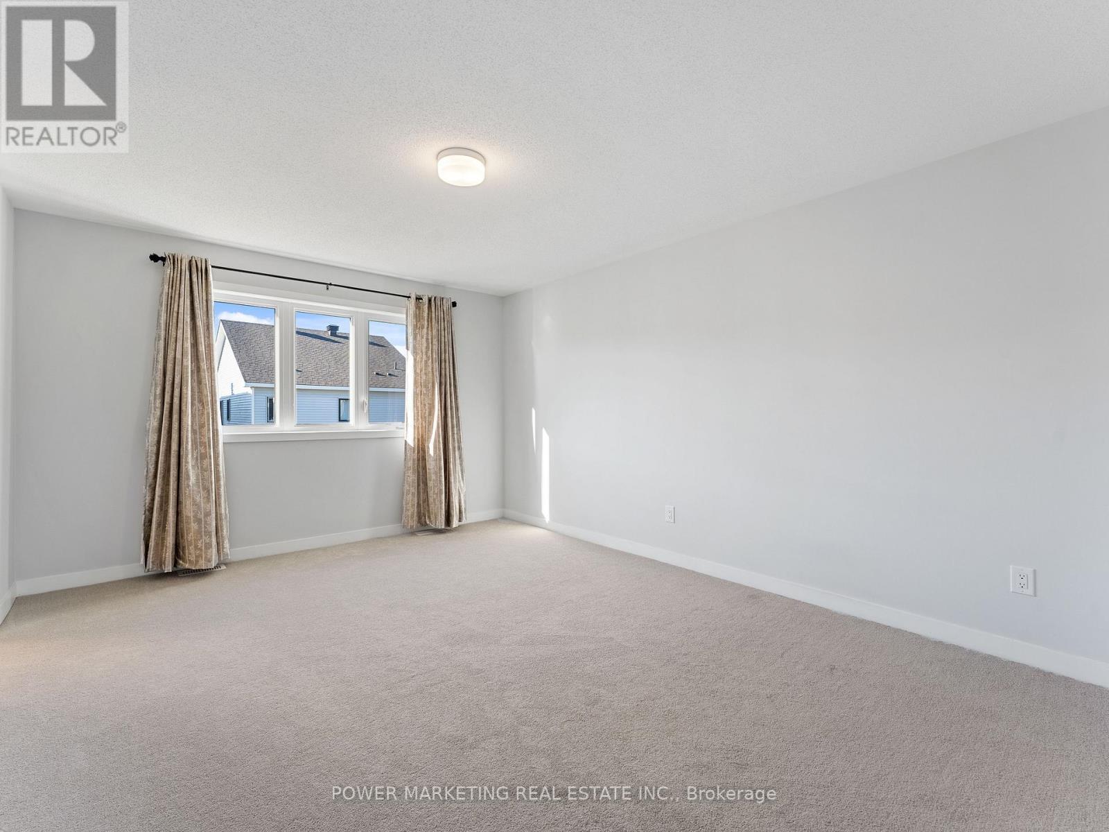 1017 Curraglass Walk, Ottawa, ON - Indoor Photo Showing Other Room