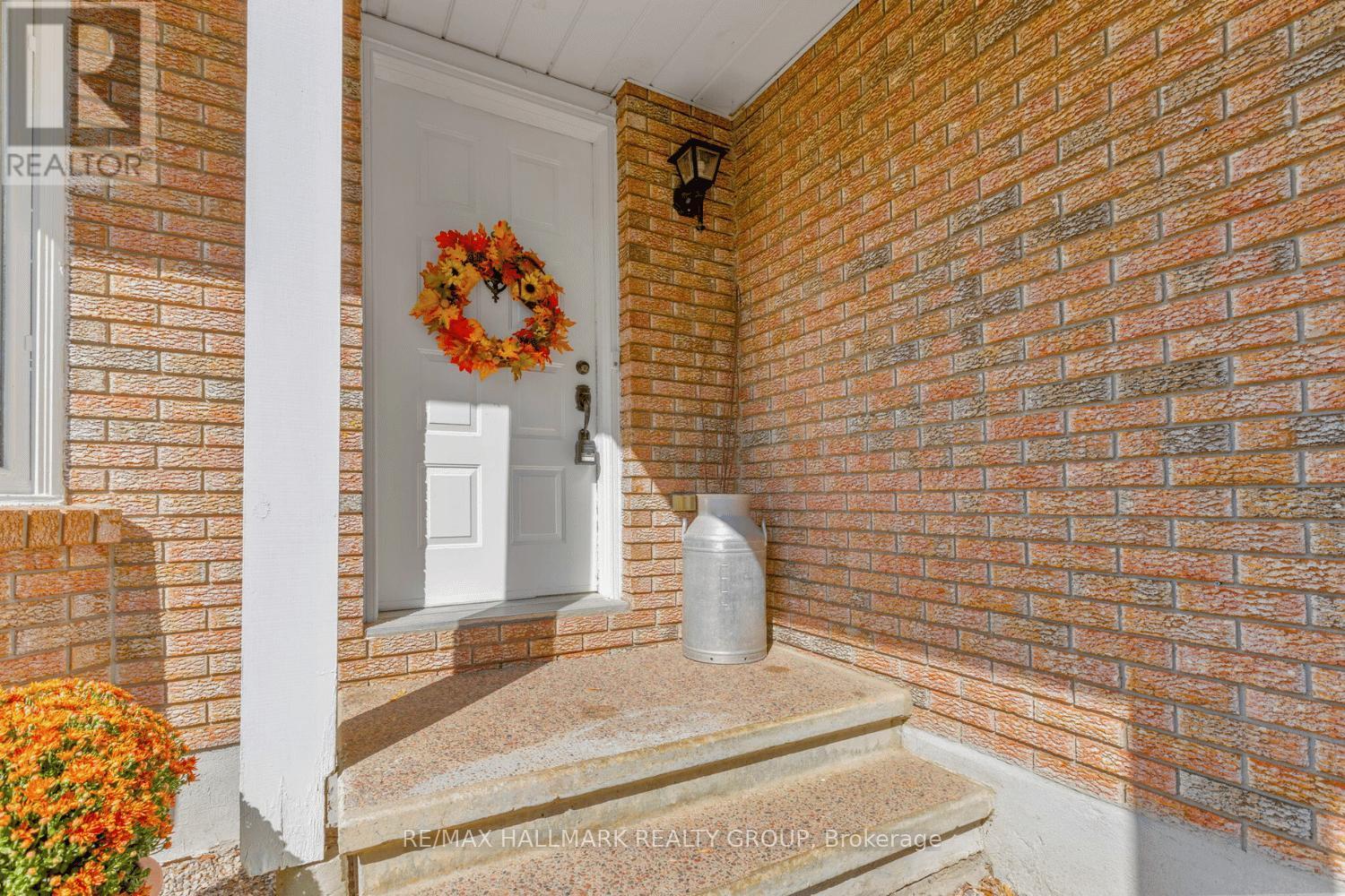 7 Naismith Crescent, Ottawa, ON - Outdoor