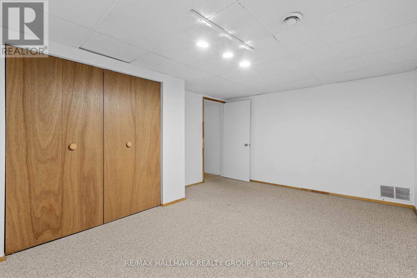 7 Naismith Crescent, Ottawa, ON - Indoor Photo Showing Other Room