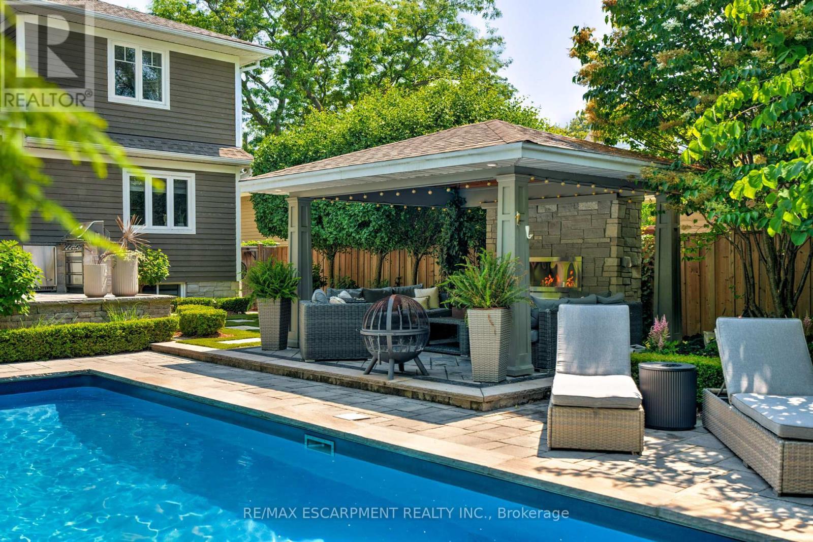 640 George Street, Burlington, ON - Outdoor With In Ground Pool With Deck Patio Veranda