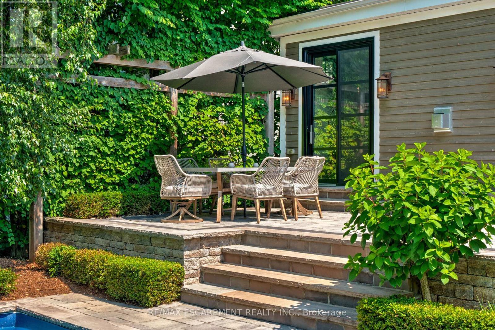 640 George Street, Burlington, ON - Outdoor With Deck Patio Veranda