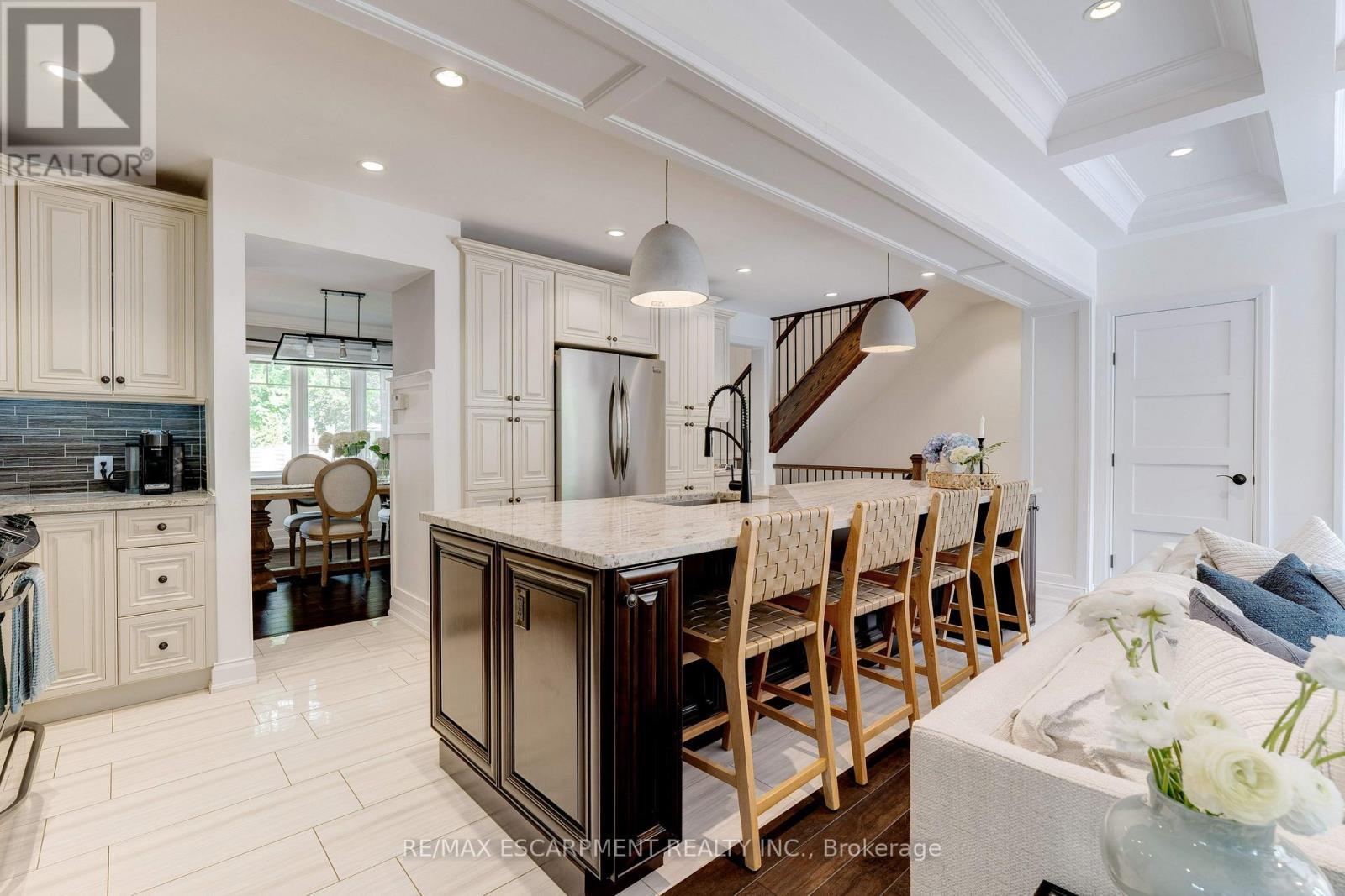 640 George Street, Burlington, ON - Indoor Photo Showing Kitchen