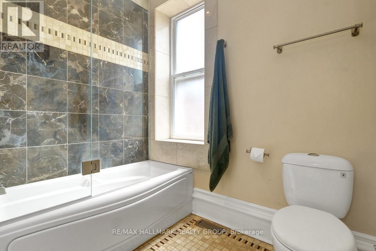 1 - 460 Wilbrod Street, Ottawa, ON - Indoor Photo Showing Bathroom