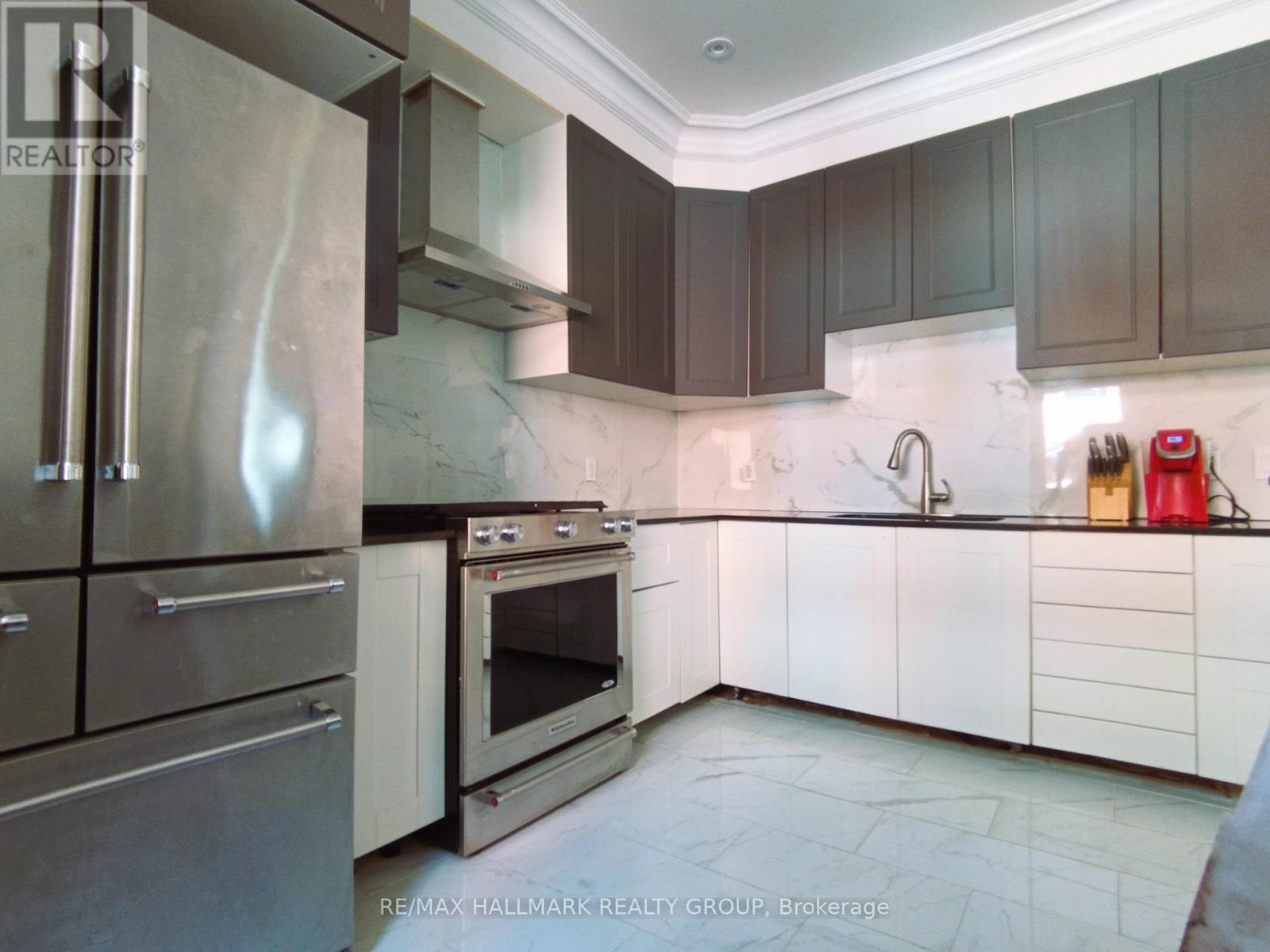 1 - 460 Wilbrod Street, Ottawa, ON - Indoor Photo Showing Kitchen With Stainless Steel Kitchen