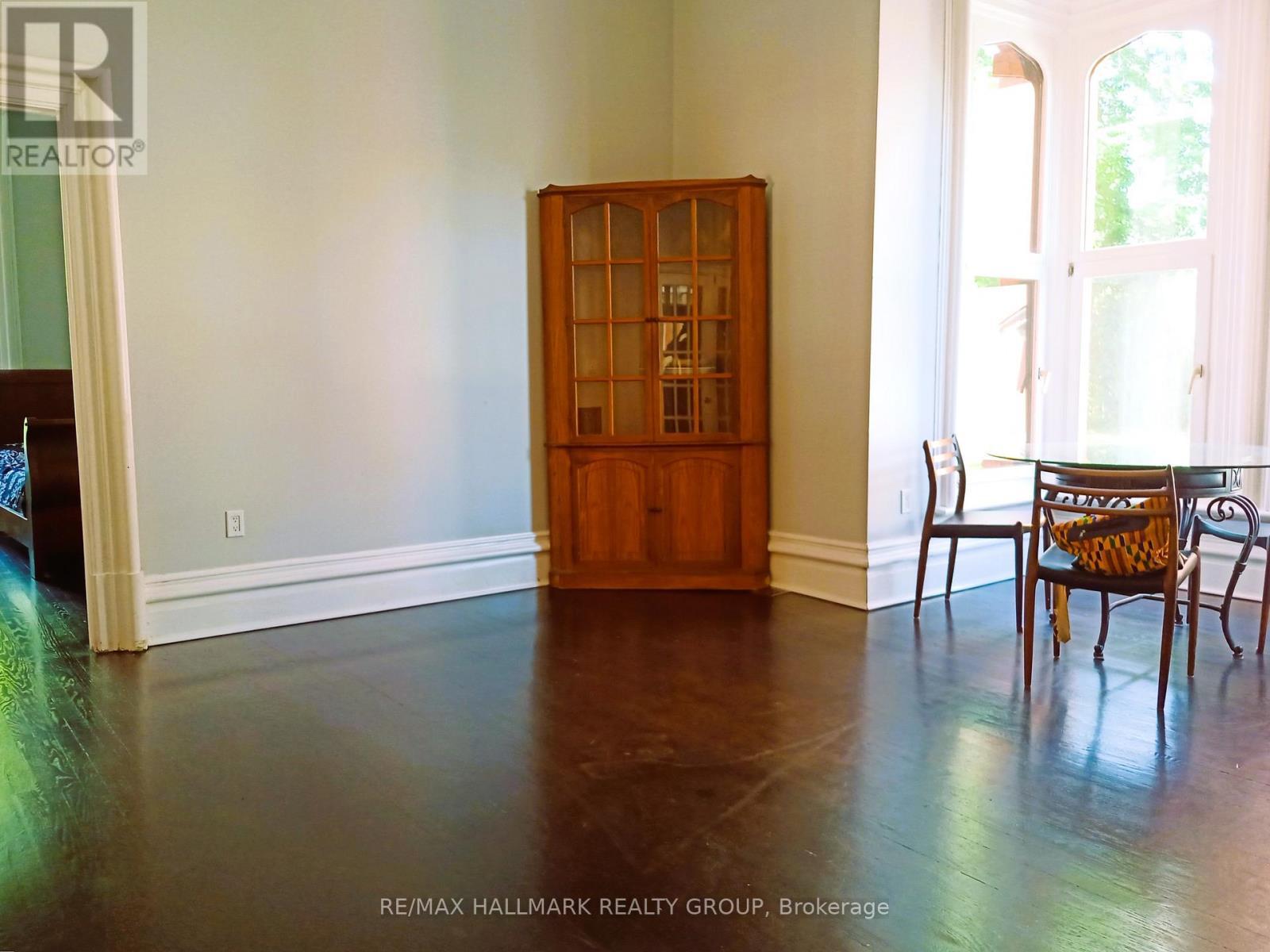 1 - 460 Wilbrod Street, Ottawa, ON - Indoor