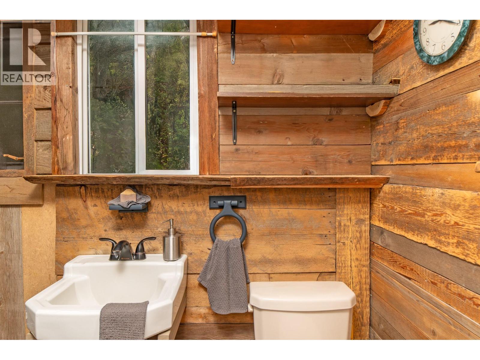 1137 36Th Avenue N, Creston, BC