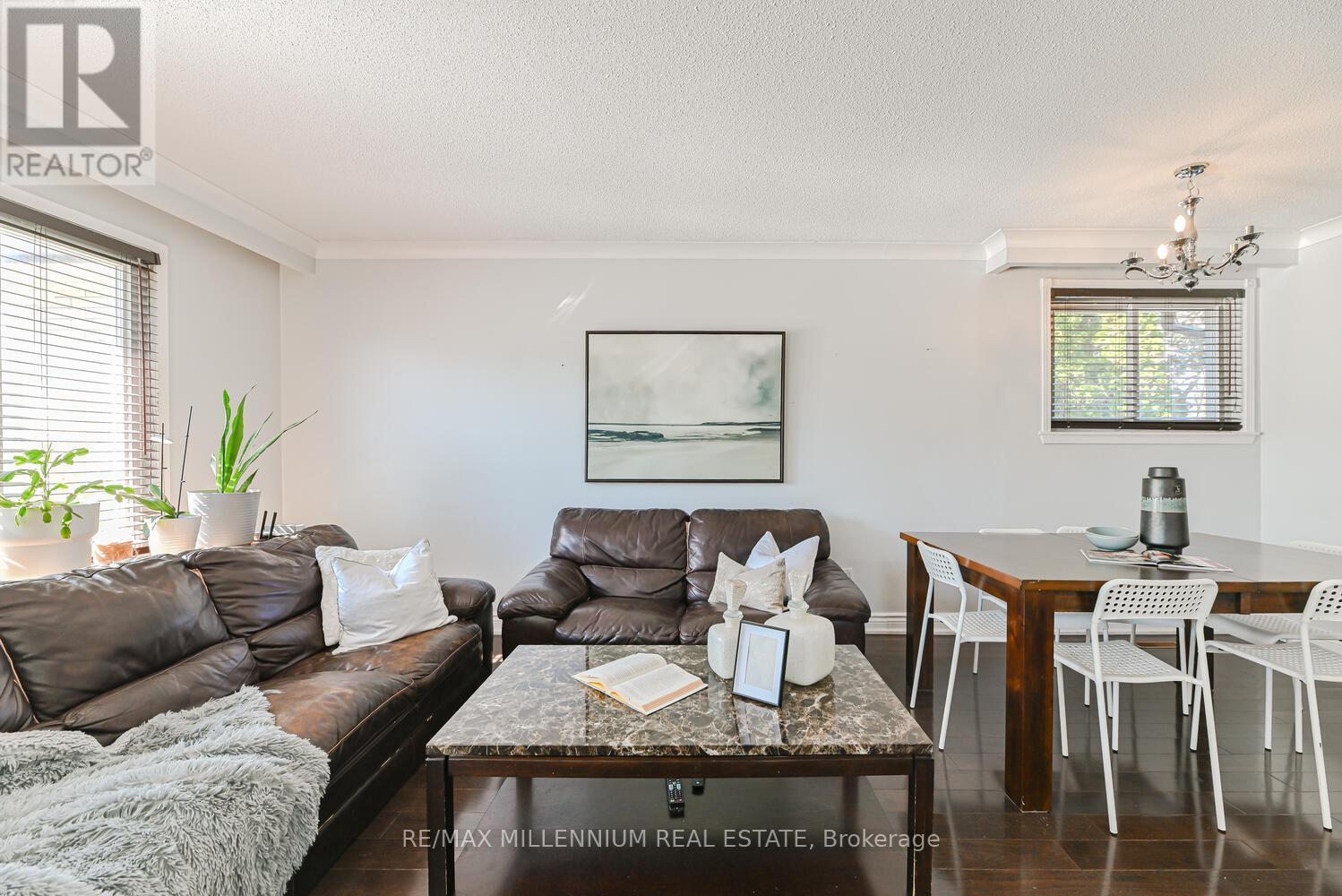 242 Coronation Drive, Toronto, ON - Indoor Photo Showing Living Room