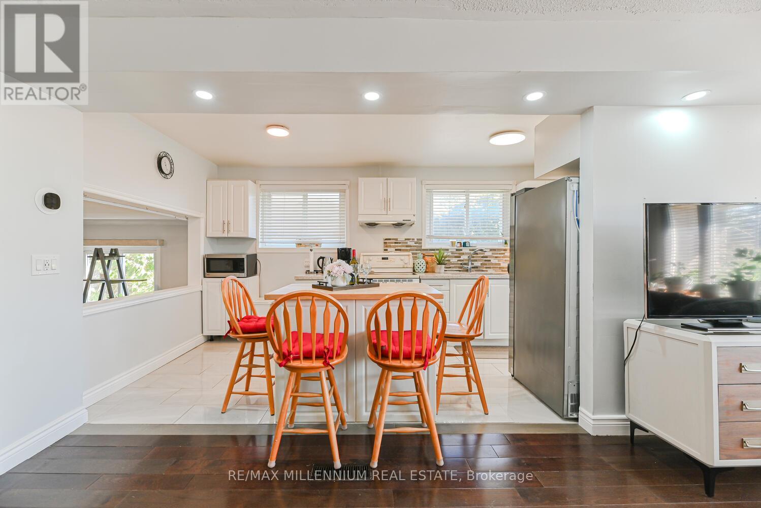 242 Coronation Drive, Toronto, ON - Indoor Photo Showing Dining Room