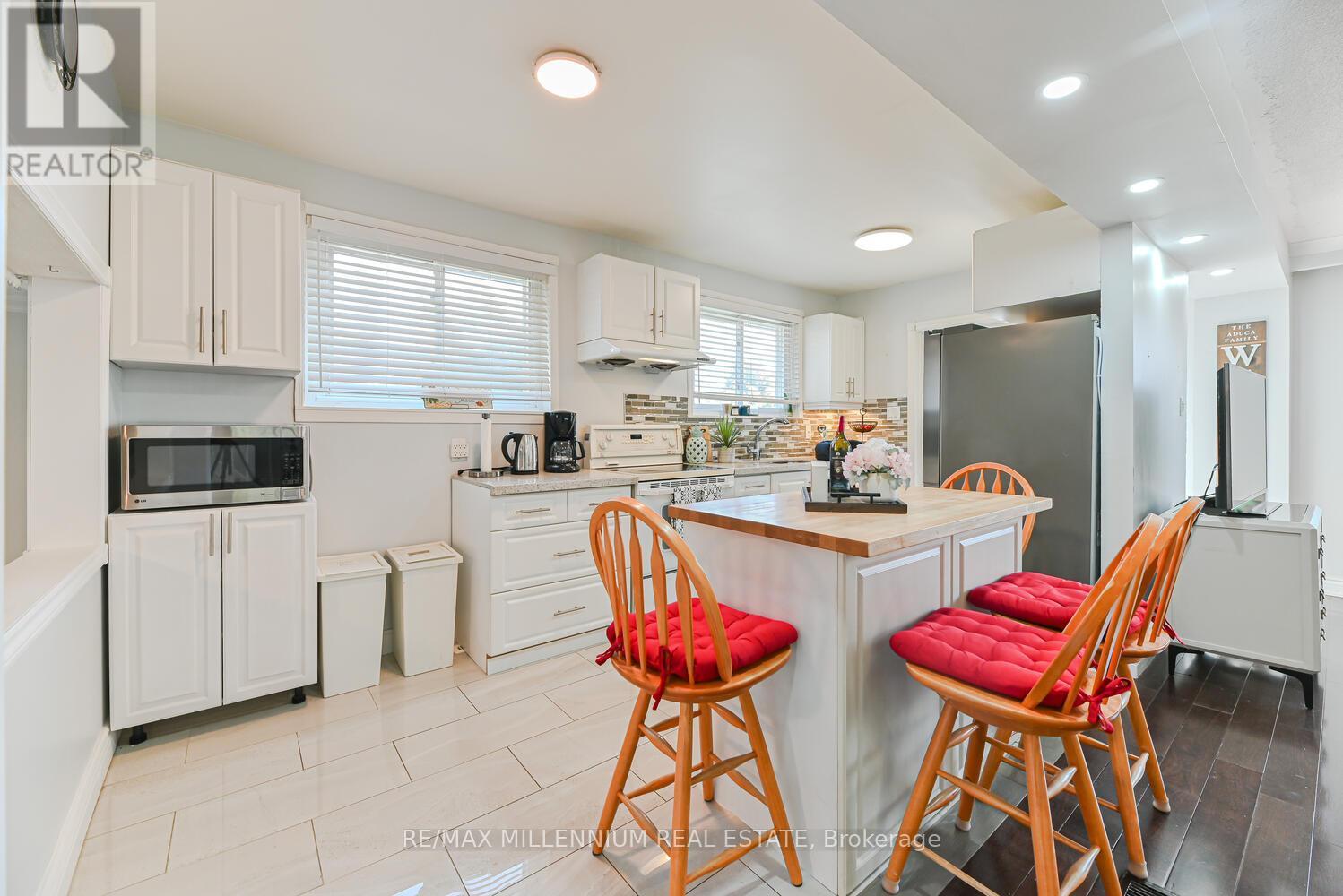 242 Coronation Drive, Toronto, ON - Indoor