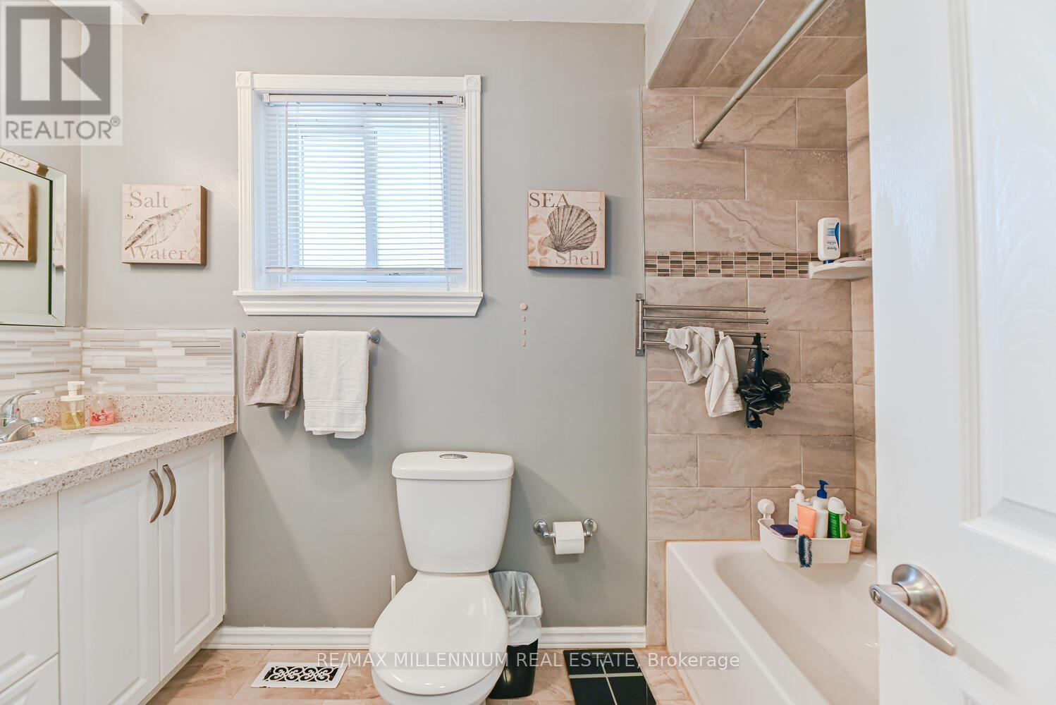 242 Coronation Drive, Toronto, ON - Indoor Photo Showing Bathroom