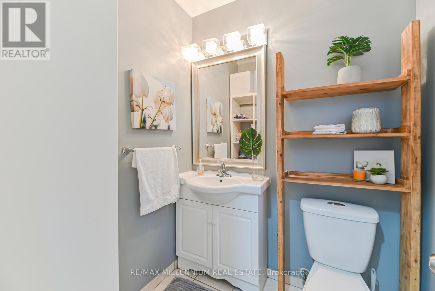 242 Coronation Drive, Toronto, ON - Indoor Photo Showing Bathroom