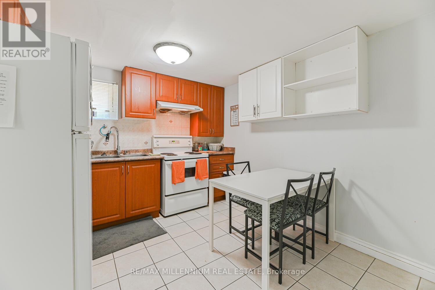 242 Coronation Drive, Toronto, ON - Indoor Photo Showing Kitchen