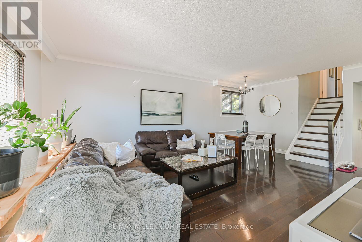 242 Coronation Drive, Toronto, ON - Indoor Photo Showing Living Room