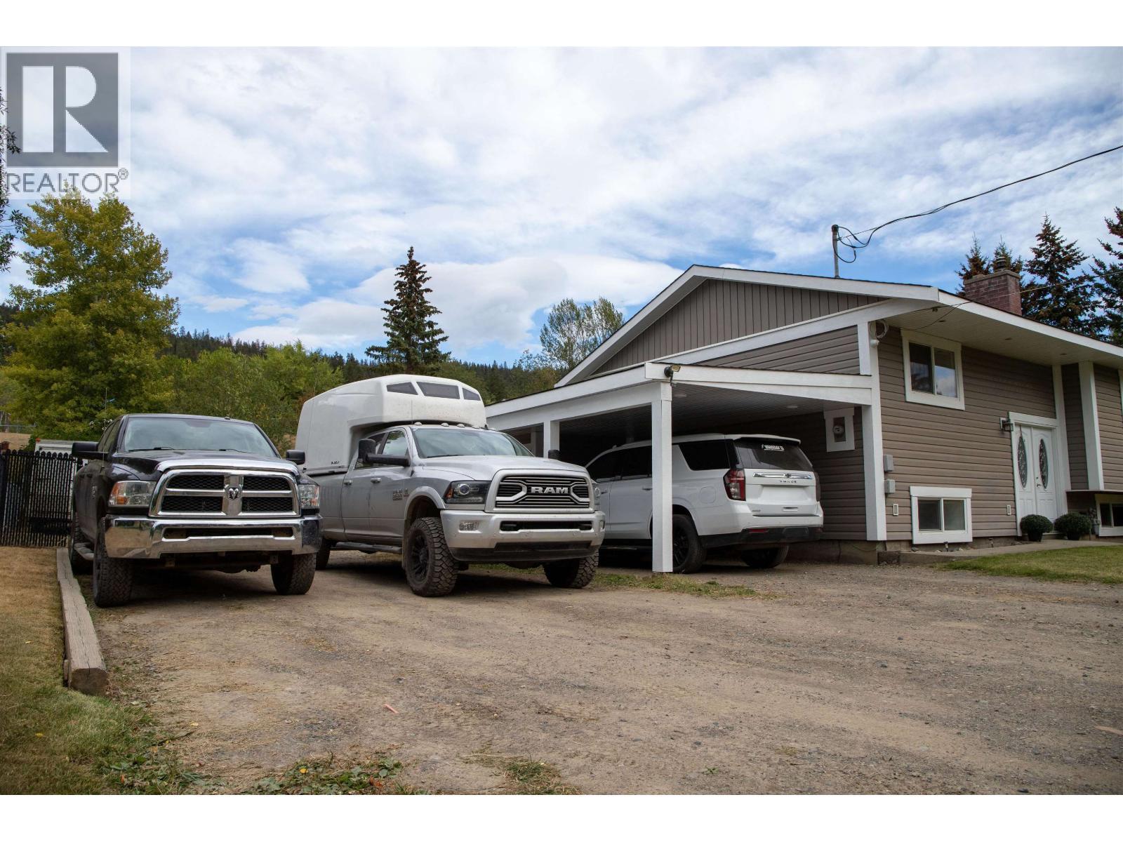 5665 Horse Lake Road, 100 Mile House, BC - Outdoor