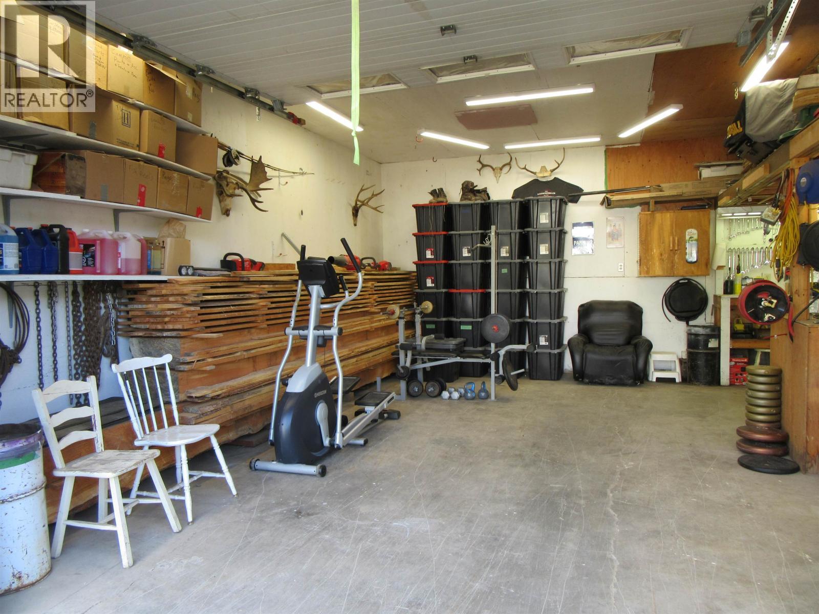 5665 Horse Lake Road, 100 Mile House, BC - Indoor Photo Showing Garage