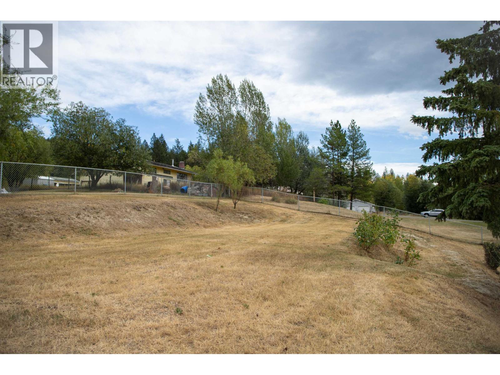 5665 Horse Lake Road, 100 Mile House, BC - Outdoor