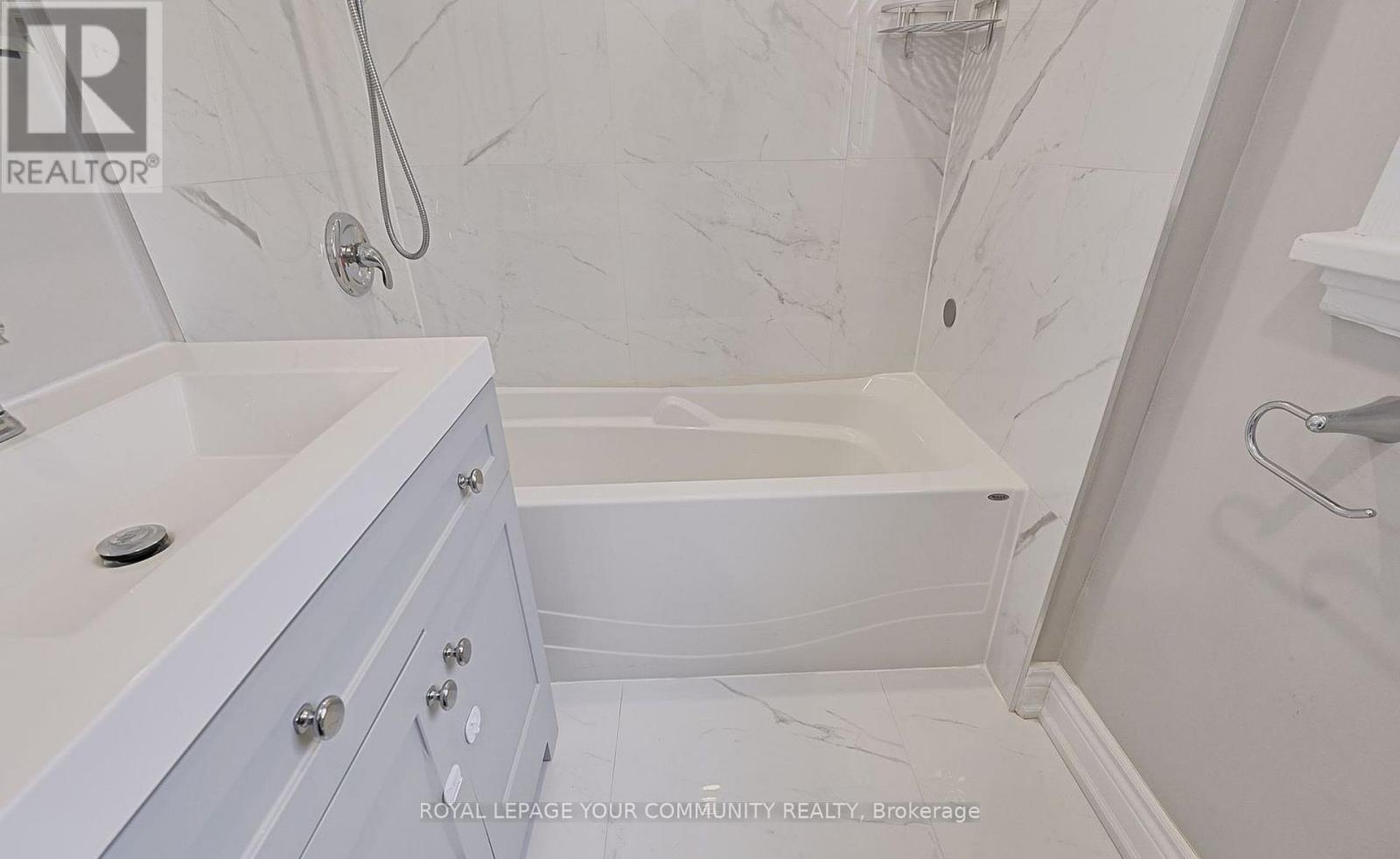 5992 19Th Avenue, Markham, ON - Indoor Photo Showing Bathroom
