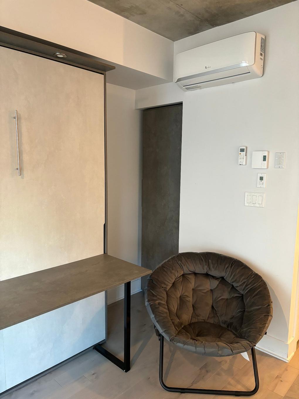 Living room - 604-2320 Rue Tupper, Montréal (Ville-Marie), QC - Indoor Photo Showing Other Room