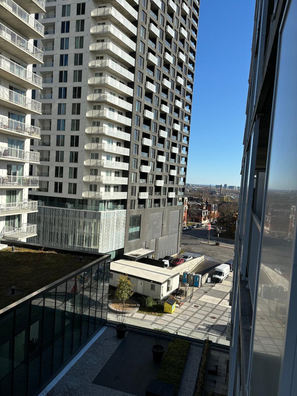 View - 604-2320 Rue Tupper, Montréal (Ville-Marie), QC - Outdoor With Facade